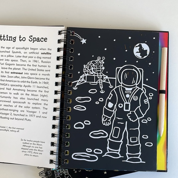 Trace - Along Scratch and Sketch OUTER SPACE and SOLAR SYSTEM Activity Books - Picture 5 of 11